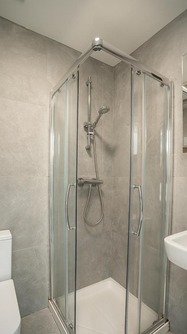 2 Bdr & 1 Bdr Apartments At Queens Uni By Belfast City Breaks Quarto foto